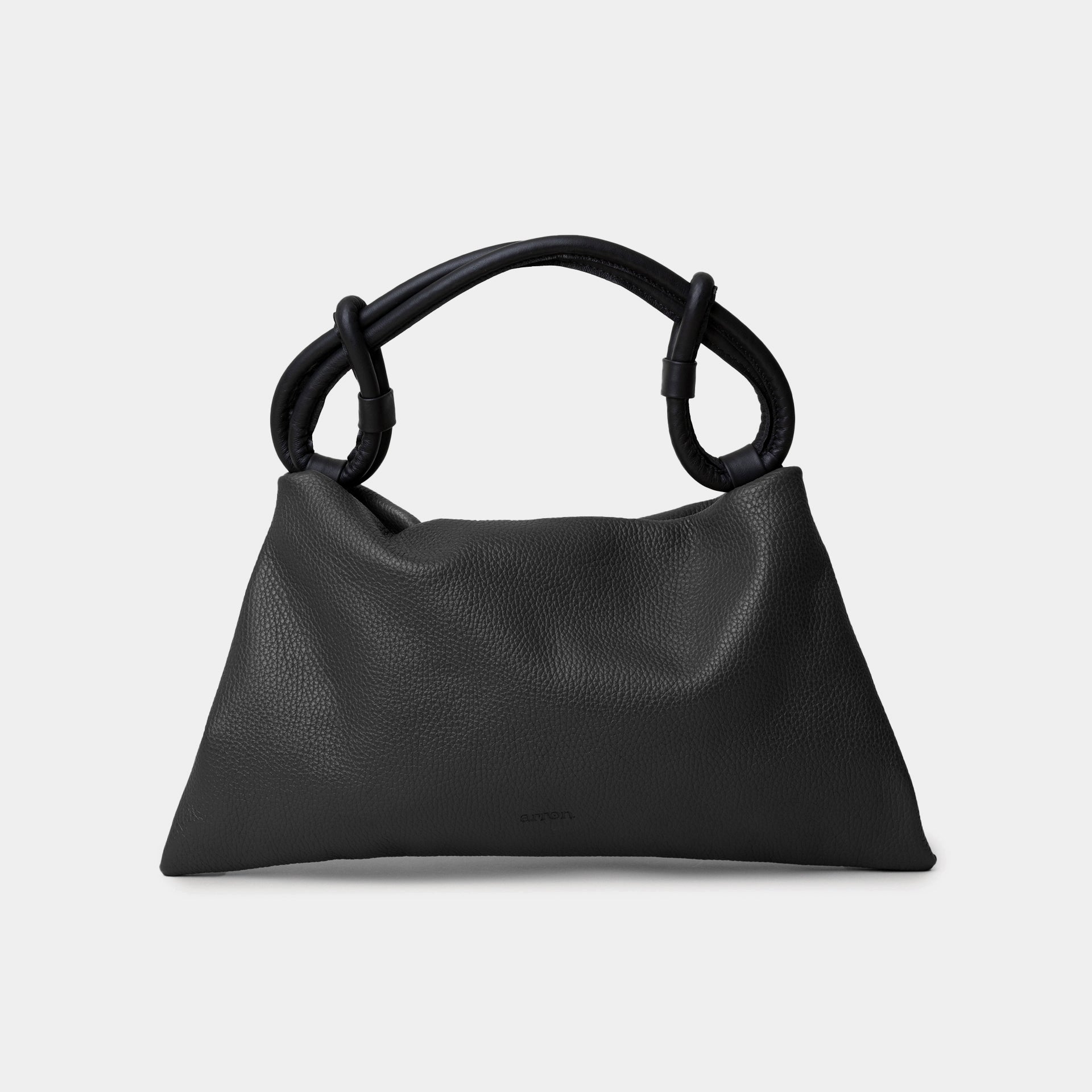 borsa hobo pelle martellata nera manico con nodi minimalista trendy design brand Arron made in Italy