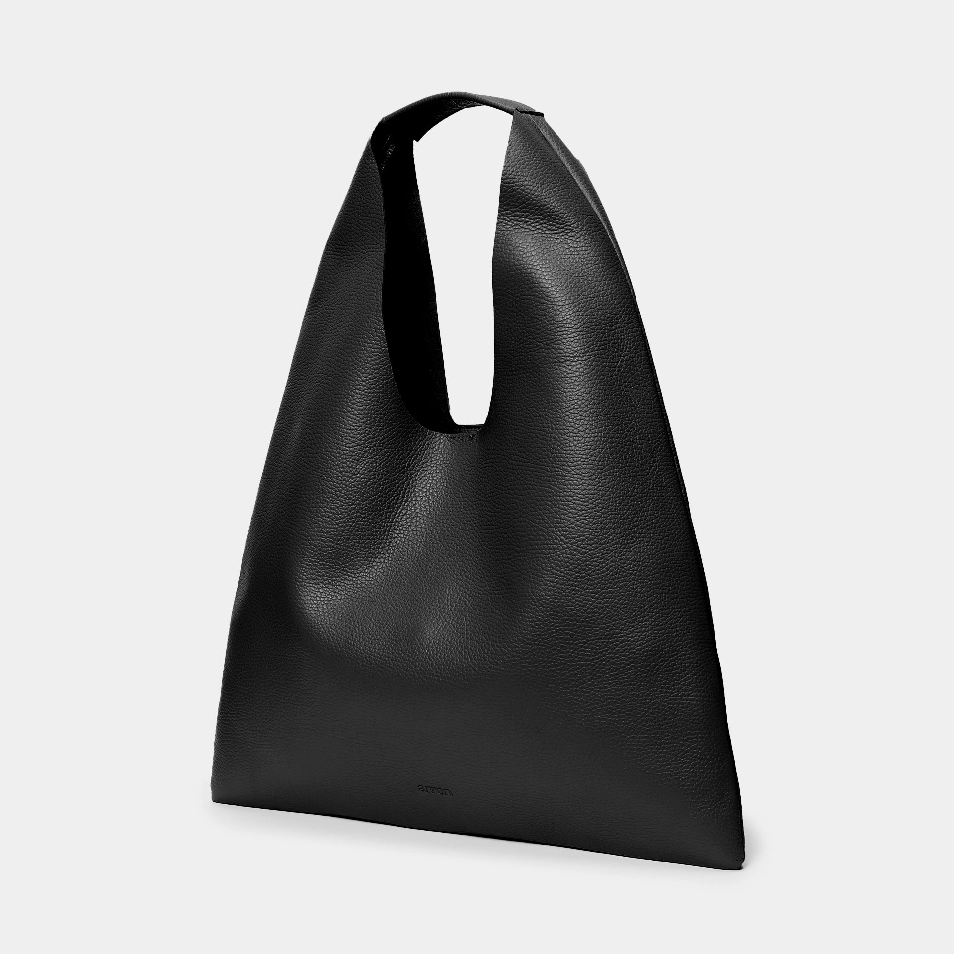 borsa hobo in pelle martellata nera brand Arron Made in Italy