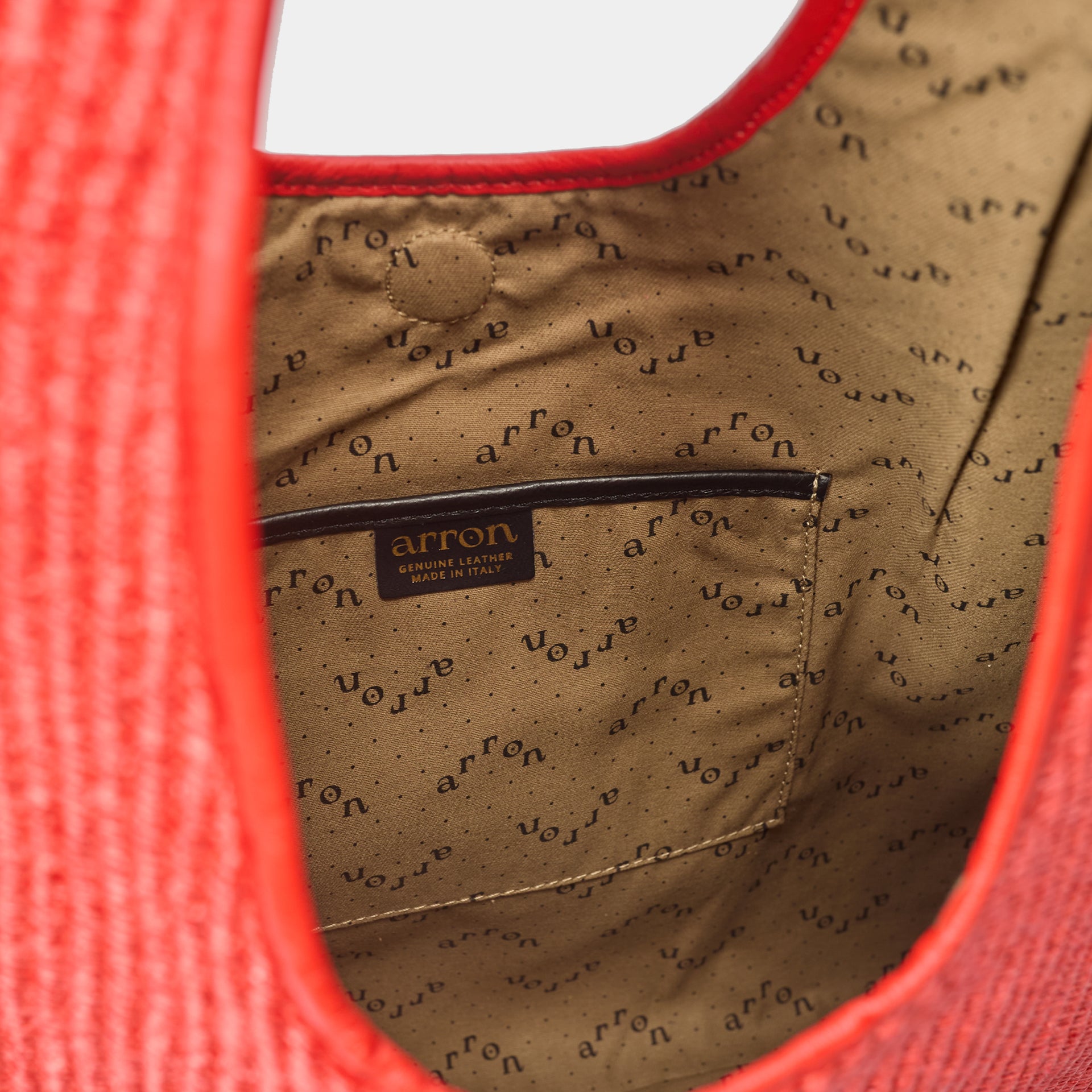 interno borsa hobo Eva in rafia e pelle color corallo brand Arron