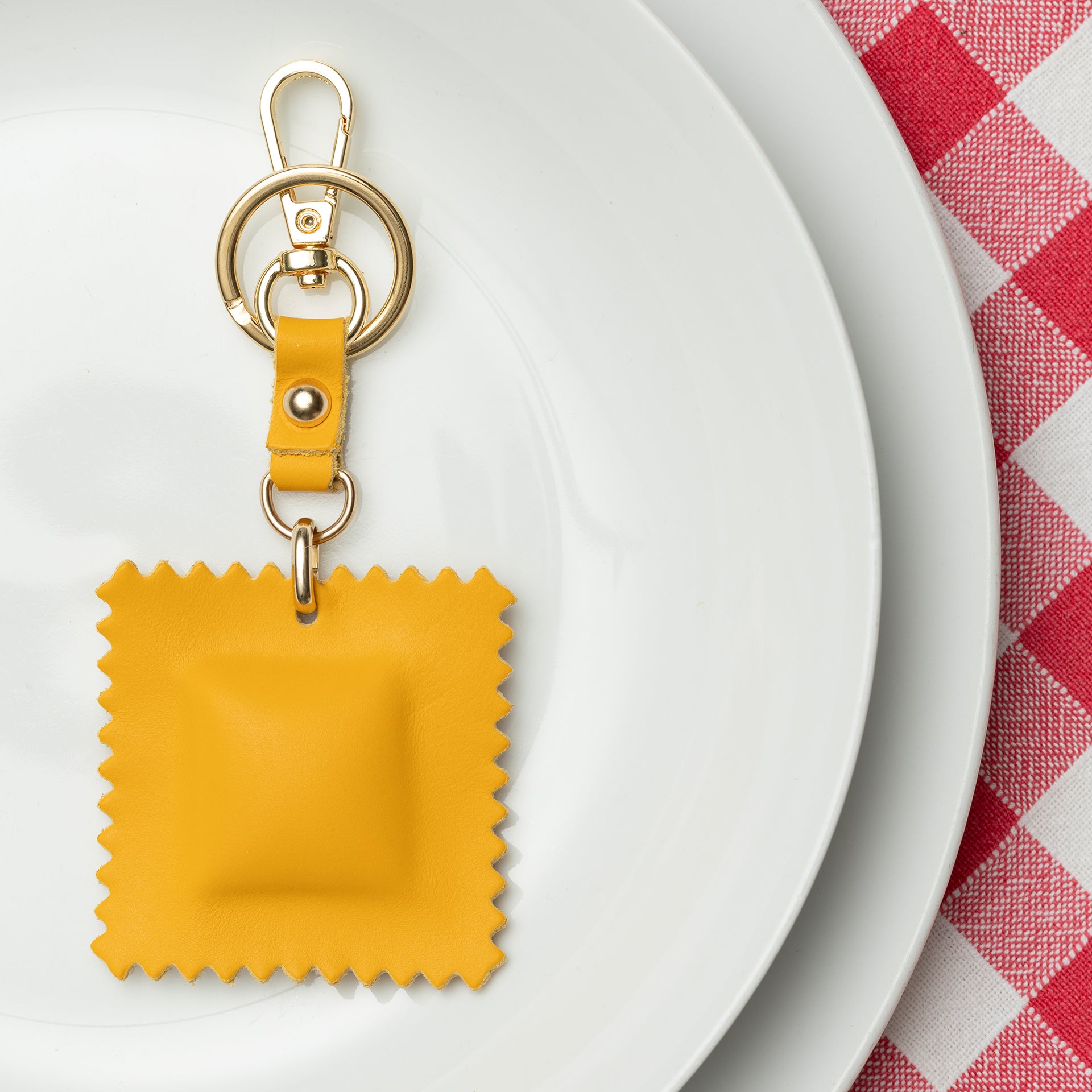 portachiavi charm divertente in pelle a forma di pasta raviolo brand ARRON idea regalo originale e unico Made in Italy