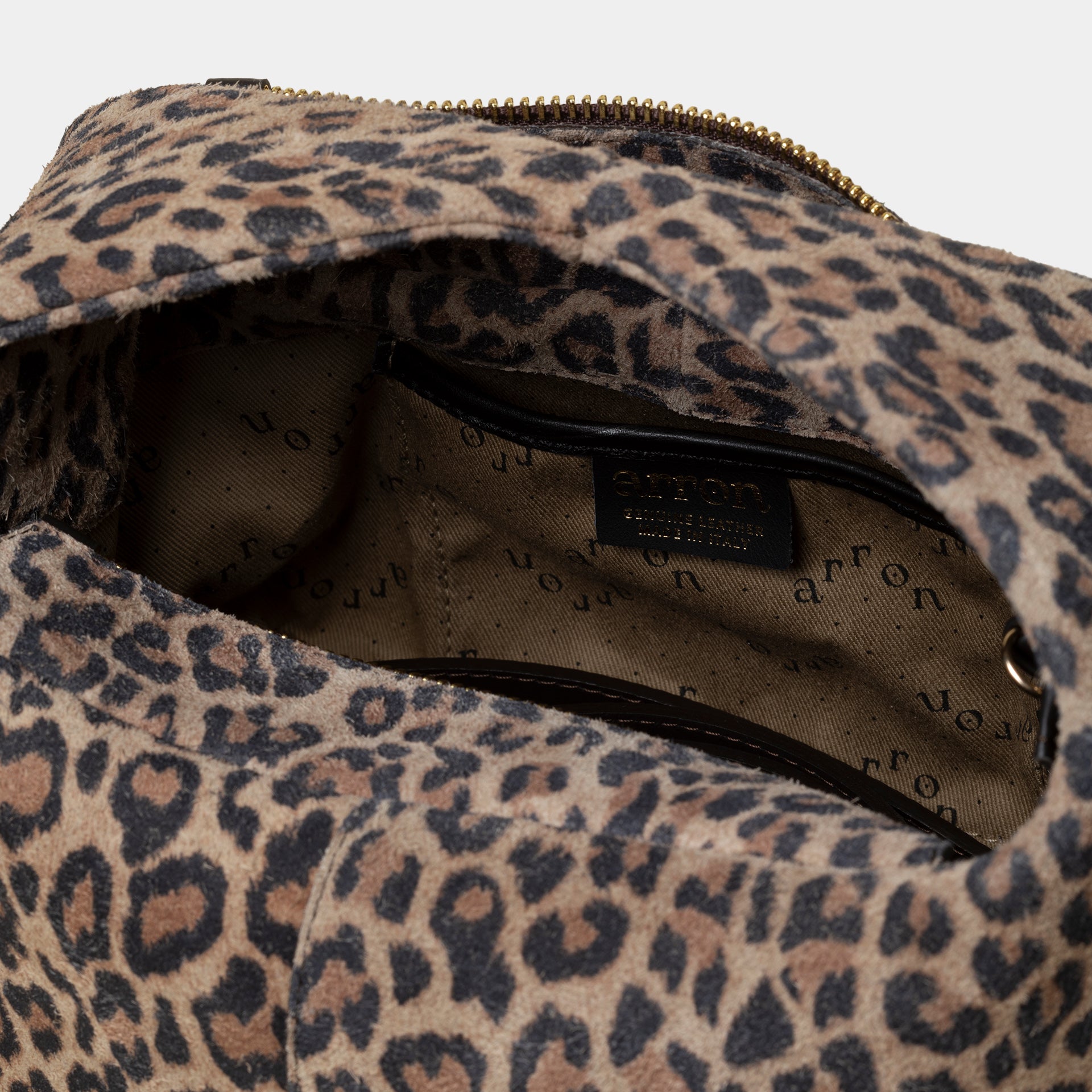 borsa Arron piccola ma capiente animalier leopardata in camoscio
