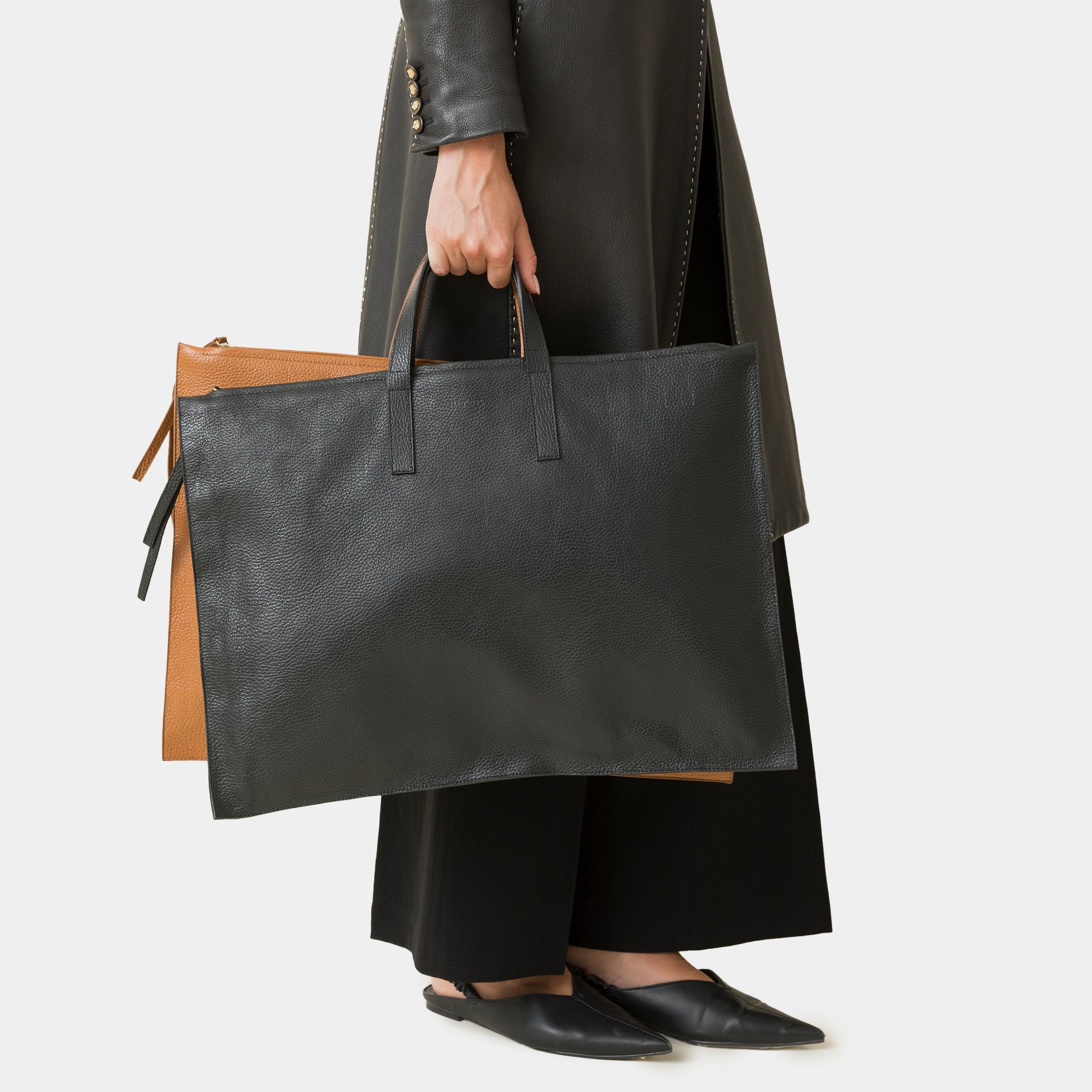 borsa nera ARRON da computer e da ufficio in pelle martellata con tracolla regolabile