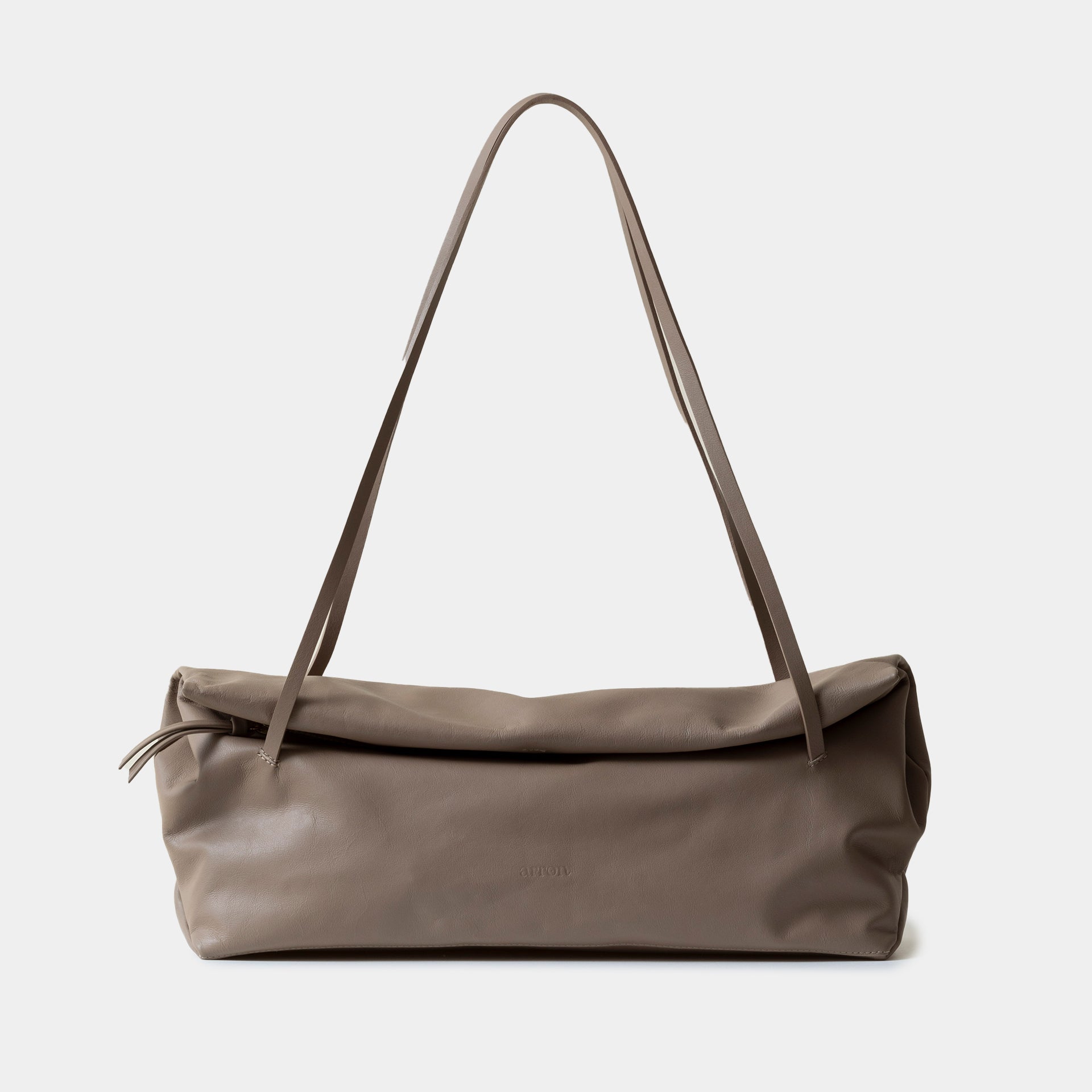 borsa baguette a spalla Arron in morbida nappa color taupe con cerniera zip