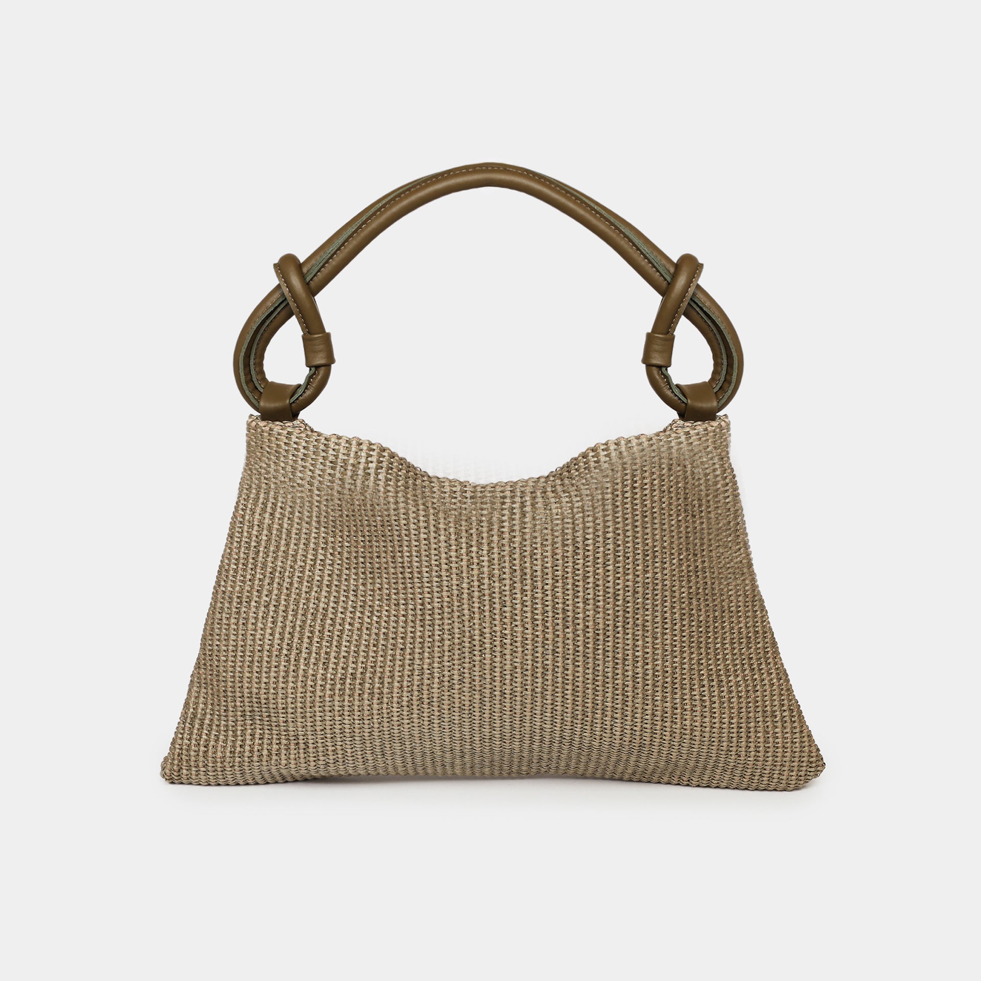 Borsa poppy in rafia muschio e manico in pelle con nodi taglia S del marchio Arron