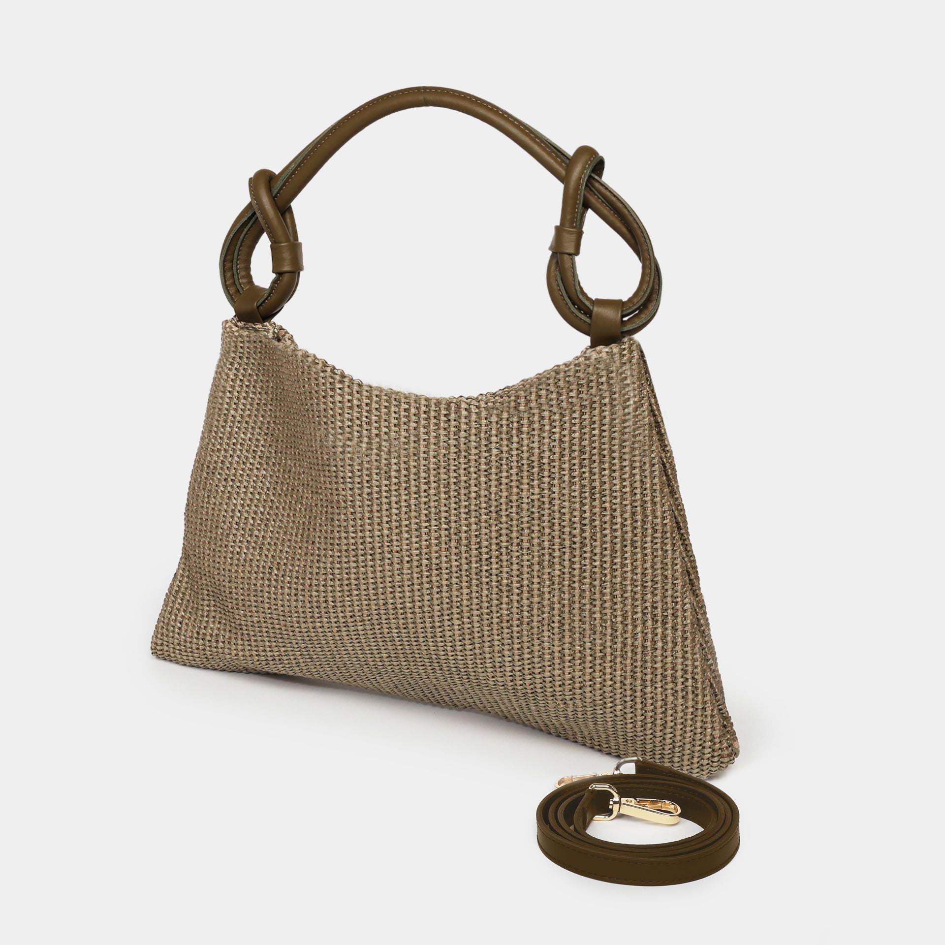 Borsa poppy in rafia muschio e manico in pelle con nodi taglia S del marchio Arron con tracolla vista laterale